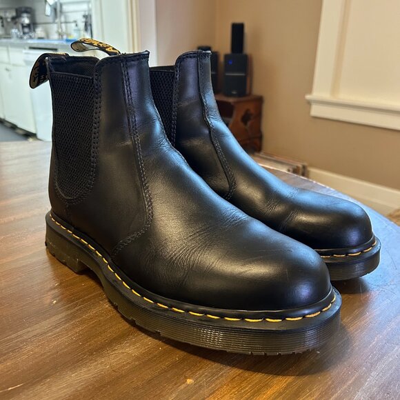Doc Marten 2976 Slip Resistant Leather Chelsea Boots - Picture 3 of 5